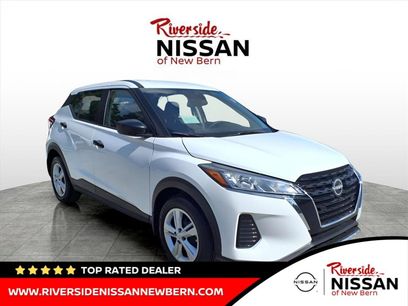 New 2025 Nissan Kicks Play S