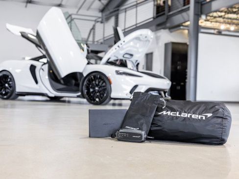 Used 2023 McLaren GT image 58