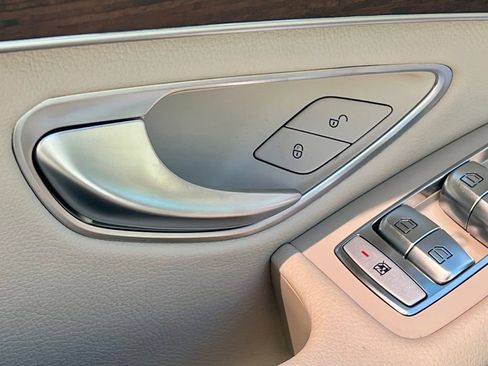 Certified 2022 Mercedes-Benz GLC 300 4MATIC image 29