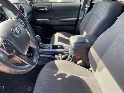 Used 2017 Toyota Tacoma TRD Off-Road w/ Tow Package image 12