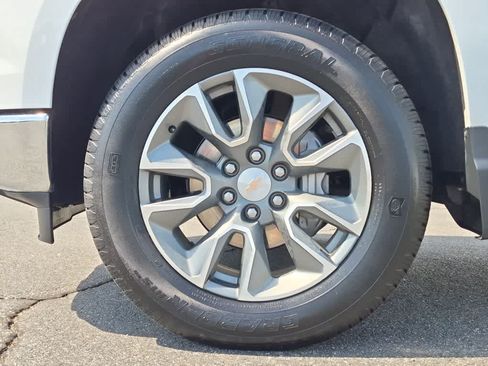 Used 2026 Chevrolet Silverado 1500 LT AWD/4WD image 6