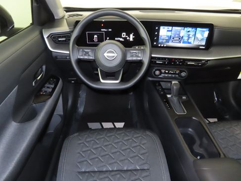 New 2026 Nissan Kicks SV w/ SV Premium Package image 5