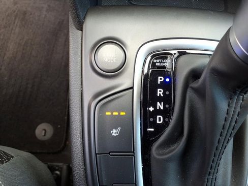 Used 2021 Hyundai Kona Limited w/ Cargo Package image 15