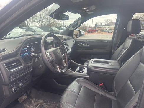 Used 2022 Chevrolet Suburban RST w/ Sport Performance Package image 9