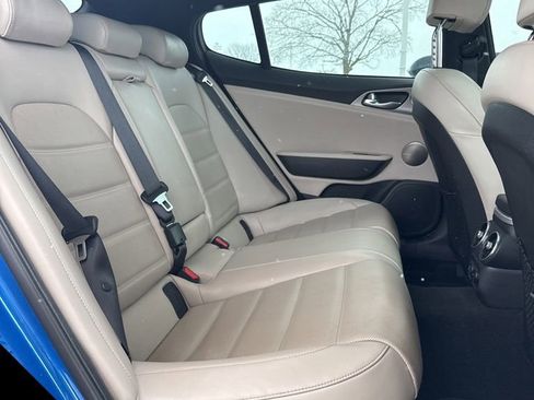 Used 2018 Kia Stinger GT2 image 31