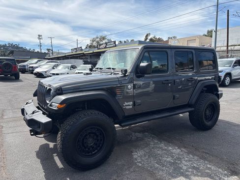 Used 2018 Jeep Wrangler Unlimited Sport S AWD/4WD image 10