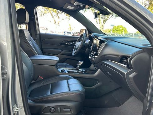 Used 2023 Chevrolet Traverse RS image 36