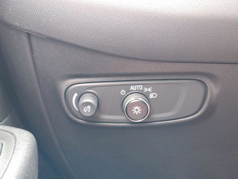 Used 2024 Chevrolet Equinox LS w/ Driver Confidence II Package FWD image 18