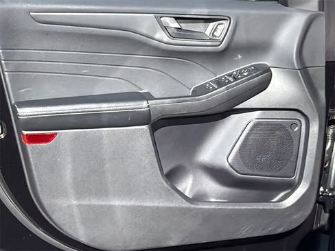 Used 2023 Ford Escape Active image 11