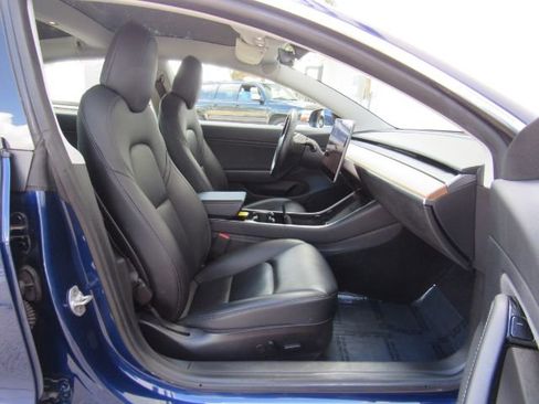 Used 2019 Tesla Model 3 Standard Range Plus image 20