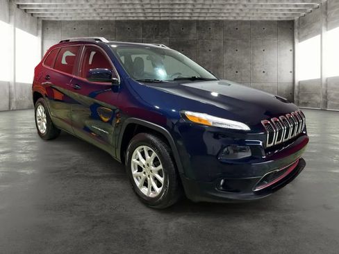 Used 2015 Jeep Cherokee Latitude image 1