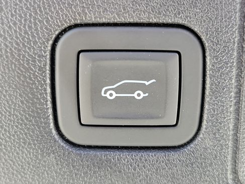 Used 2021 GMC Terrain SLE w/ Driver Convenience Package FWD image 8