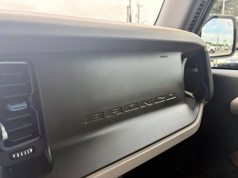 Used 2023 Ford Bronco Wildtrak AWD/4WD image 18