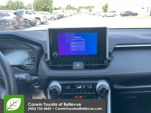 Used 2025 Toyota RAV4 XLE AWD/4WD image 11