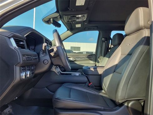 Used 2024 GMC Yukon Denali w/ Advanced Technology Package image 21