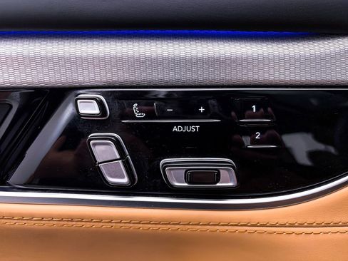 Used 2023 Jeep Grand Wagoneer Series III image 23