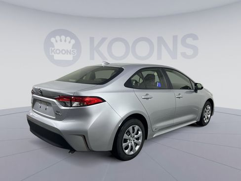 Used 2025 Toyota Corolla LE image 7