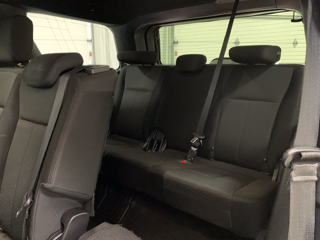 Used 2021 Ford Expedition XLT w/ Black Accent Package AWD/4WD image 18