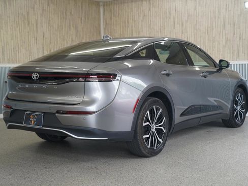 Used 2024 Toyota Crown AWD/4WD image 10