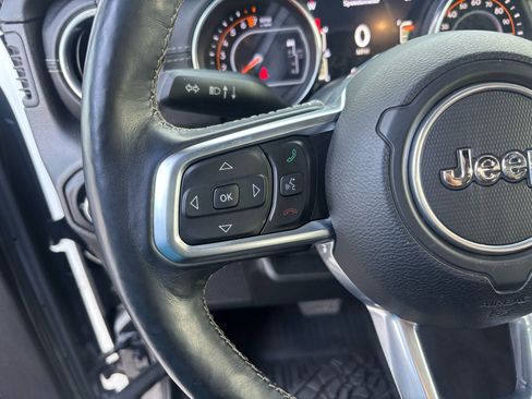 Used 2019 Jeep Wrangler Unlimited Sahara w/ Quick Order Package 24M Moab image 16