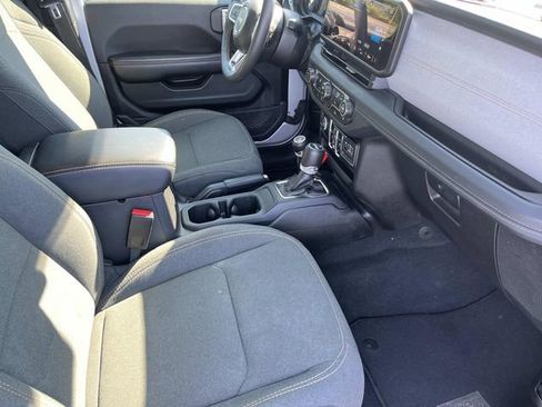 Used 2024 Jeep Wrangler Unlimited Sahara AWD/4WD image 23