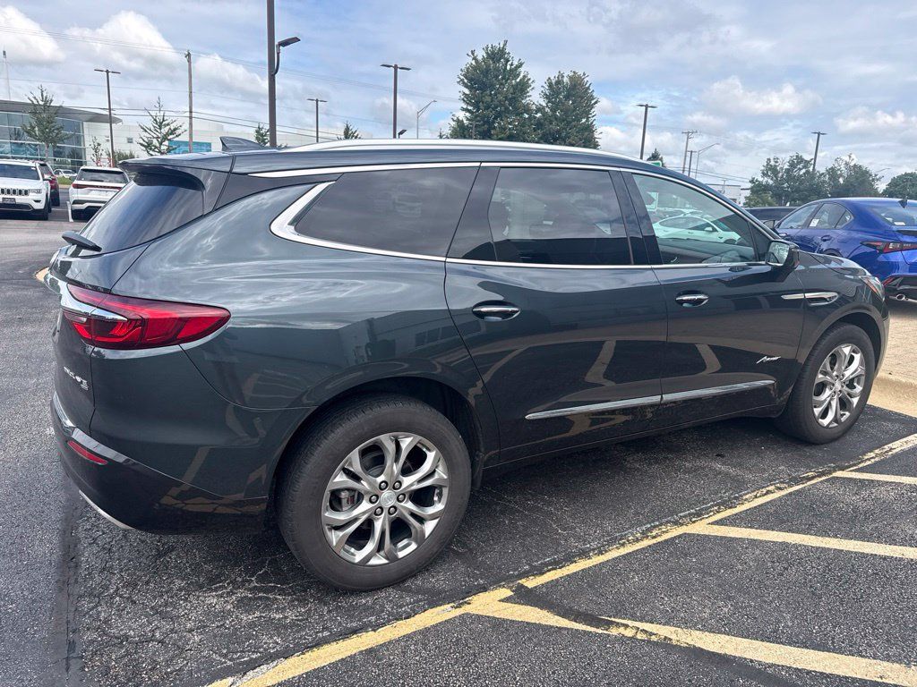 Used 2018 Buick Enclave Avenir w/ Avenir Technology Package AWD/4WD image 4