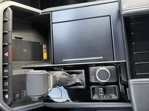 Used 2025 Toyota Tundra Platinum image 25