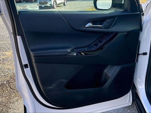 Used 2025 Chevrolet Equinox LT image 23