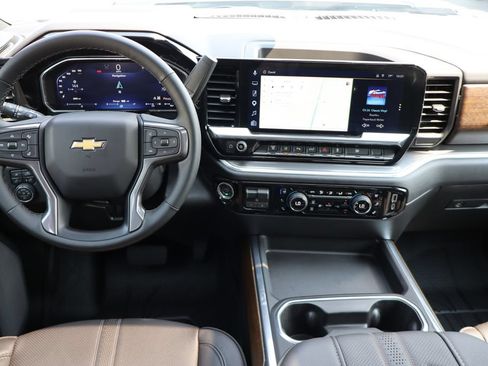 Used 2026 Chevrolet Silverado 3500 High Country w/ High Country Premium Package AWD/4WD image 6