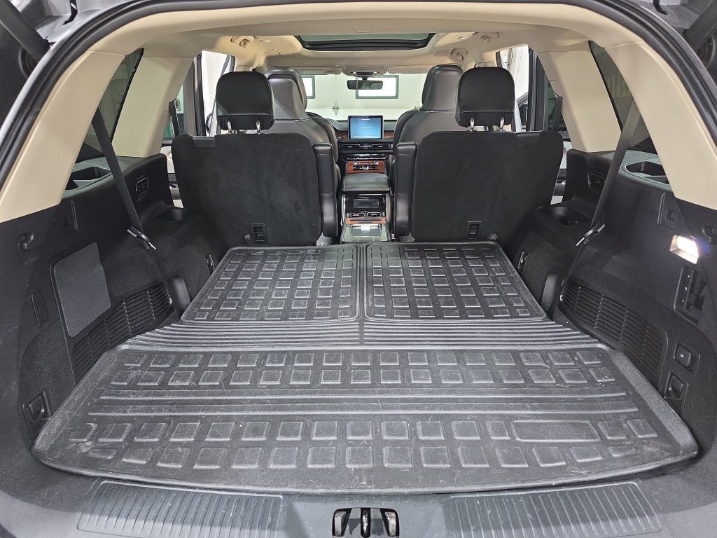 Used 2021 Lincoln Aviator Reserve w/ Equipment Group 201A AWD/4WD image 13