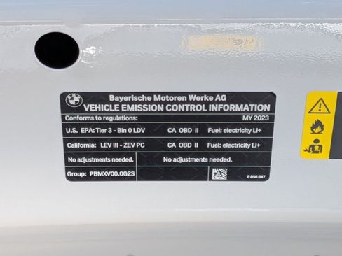 Used 2023 BMW i4 eDrive40 w/ Premium Package RWD image 27