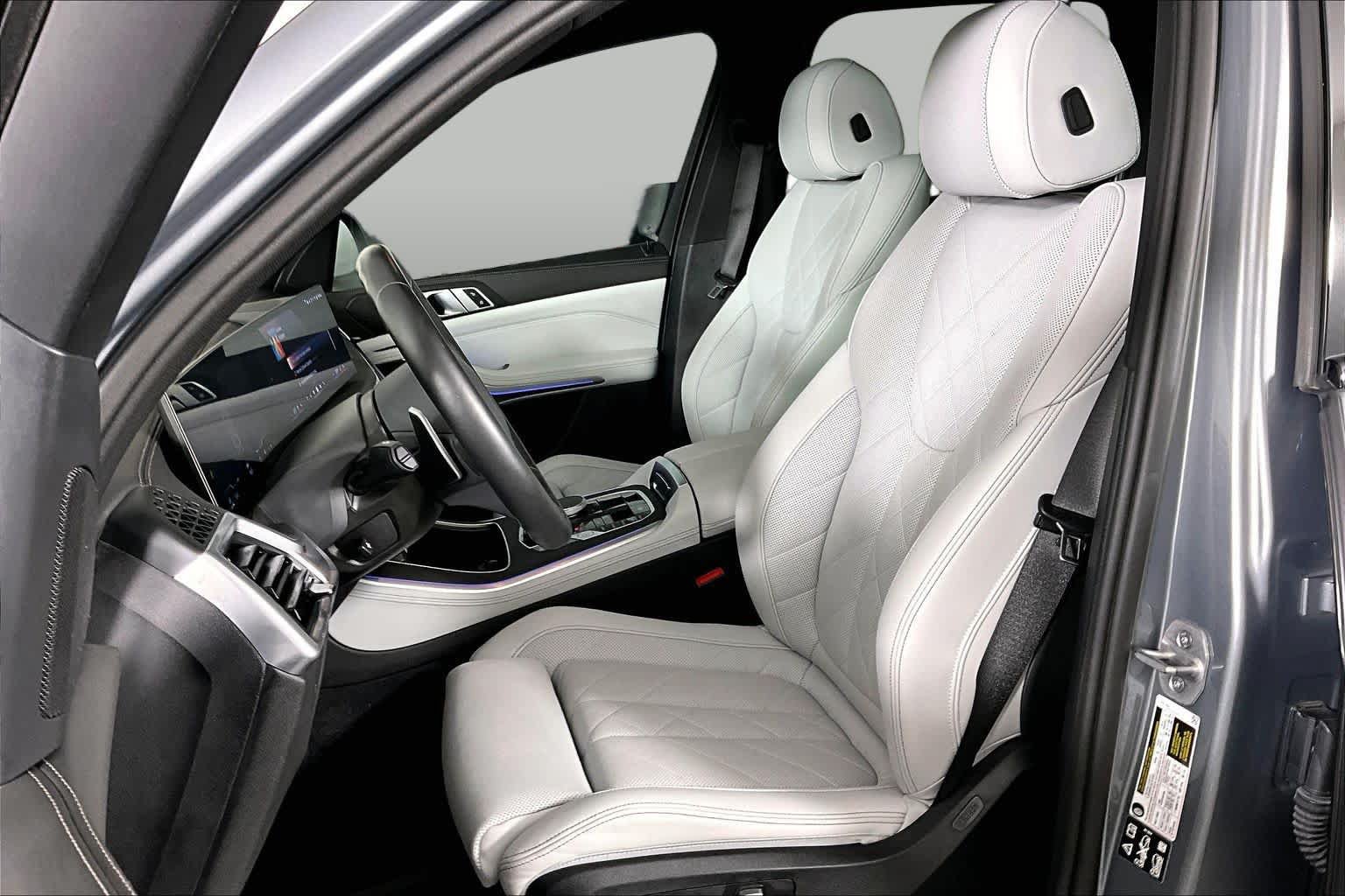 Used 2024 BMW X5 xDrive40i w/ M Sport Package AWD/4WD image 8