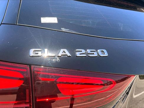 Certified 2025 Mercedes-Benz GLA 250 image 10