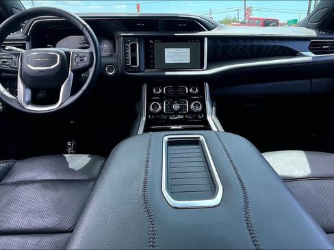 Used 2023 GMC Yukon Denali AWD/4WD image 15