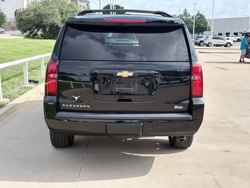Used 2019 Chevrolet Suburban LT RWD image 5