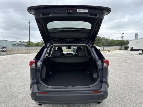 Certified 2022 Toyota RAV4 XLE Premium FWD image 21