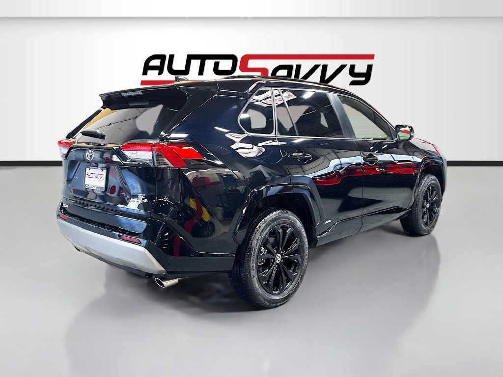 Used 2025 Toyota RAV4 SE w/ Convenience Package AWD/4WD image 7