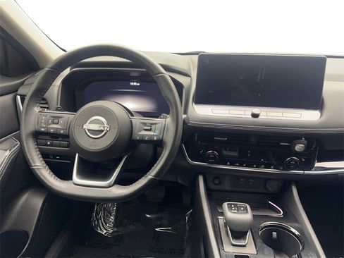 Used 2024 Nissan Rogue SL image 53