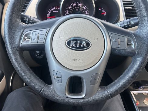 Used 2011 Kia Soul ! image 5