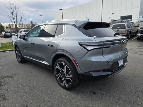 New 2026 Chevrolet Equinox EV LT image 3