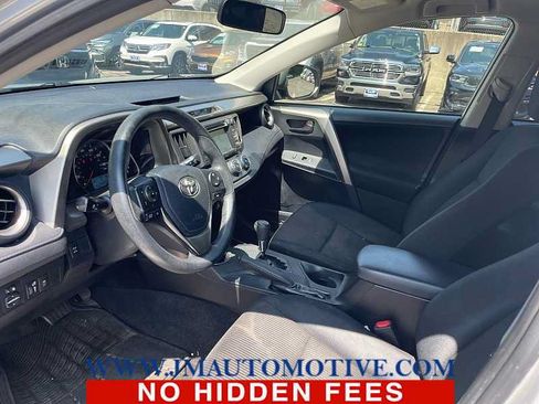 Used 2015 Toyota RAV4 LE AWD/4WD image 2