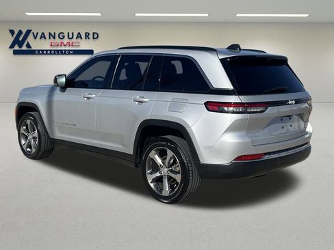 Used 2024 Jeep Grand Cherokee Limited w/ Luxury Tech Group II image 3