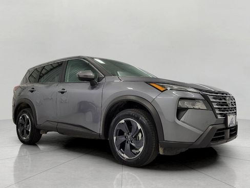 Used 2025 Nissan Rogue SV image 1