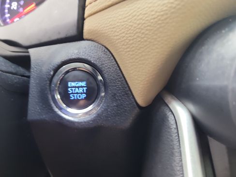 Certified 2022 Toyota RAV4 XLE Premium FWD image 27