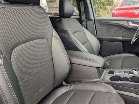 New 2026 Ford Escape SE FWD image 36