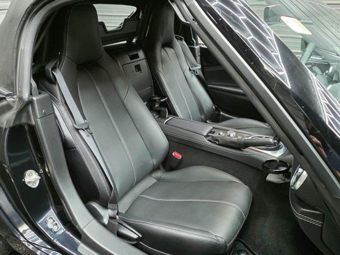 Used 2024 MAZDA MX-5 Miata Grand Touring w/ Weather Package RWD image 17