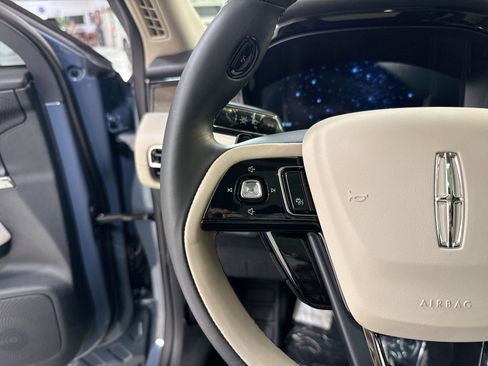 New 2026 Lincoln Corsair Reserve image 14