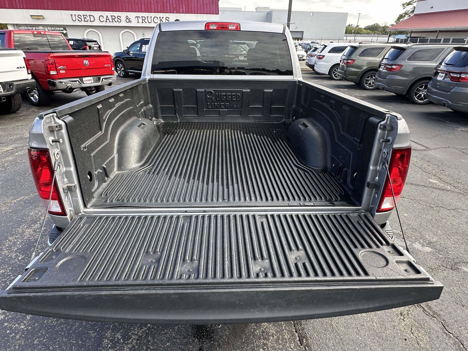 Used 2024 RAM 1500 Classic SLT AWD/4WD image 32