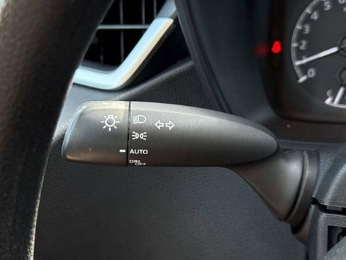 Used 2021 Toyota Corolla LE w/ Carpet Mat Package (TMS) FWD image 26