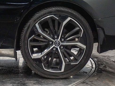 Used 2023 Nissan Altima 2.5 SR w/ SR Premium Package image 9